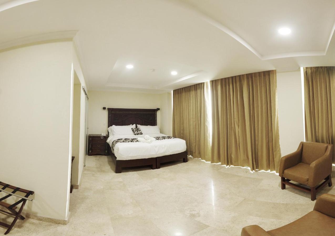 Real De La Pena Hotel 2 Ezequiel Montes Luaran gambar